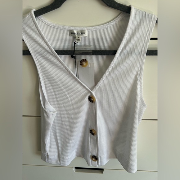 Nordstrom Tops - NWT Urban Social White Sleeveless Button-Down Top